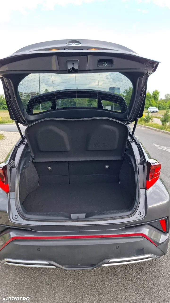 Toyota C-HR 2.0 Hybrid Team Deutschland - 23