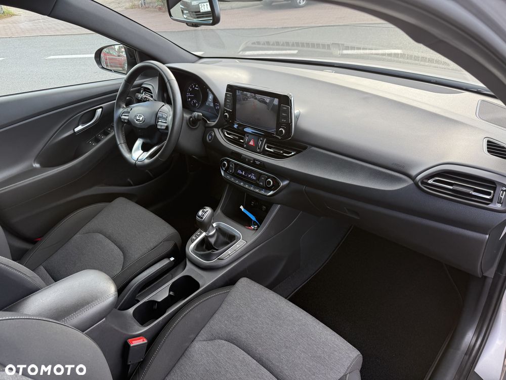 Hyundai i30 Kombi 1.5 T-GDI 48V-Hybrid Intro - 11