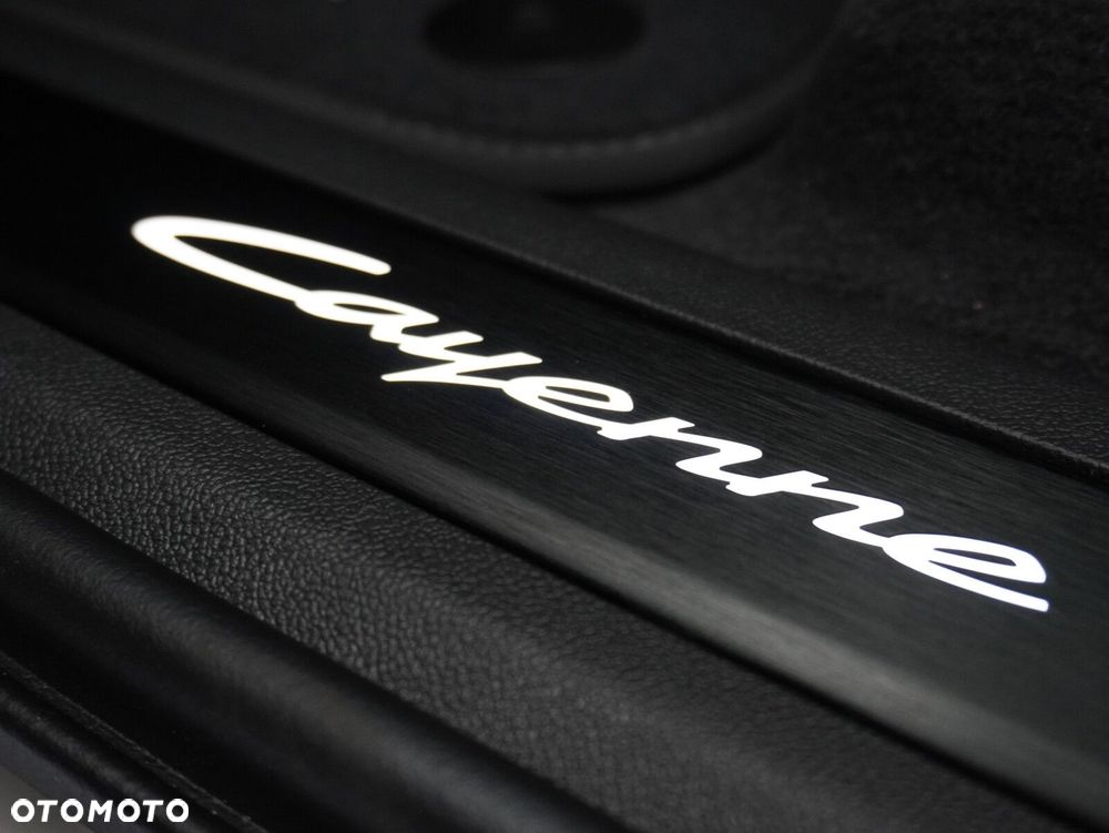 Porsche Cayenne Black Edition - 22