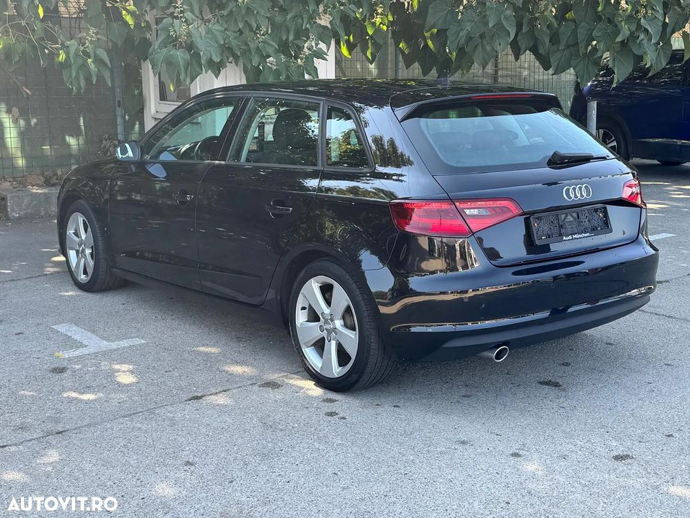 Audi A3 1.6 TDI Sportback DPF S tronic S line Sportpaket - 3