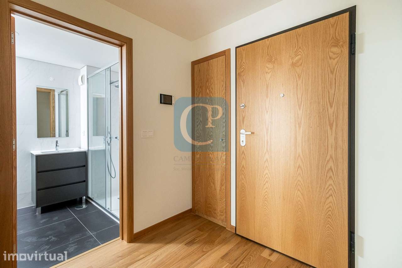 Apartamento T1Kit , novo, em frente ao Hospital S. João - Grande imagem: 2/12