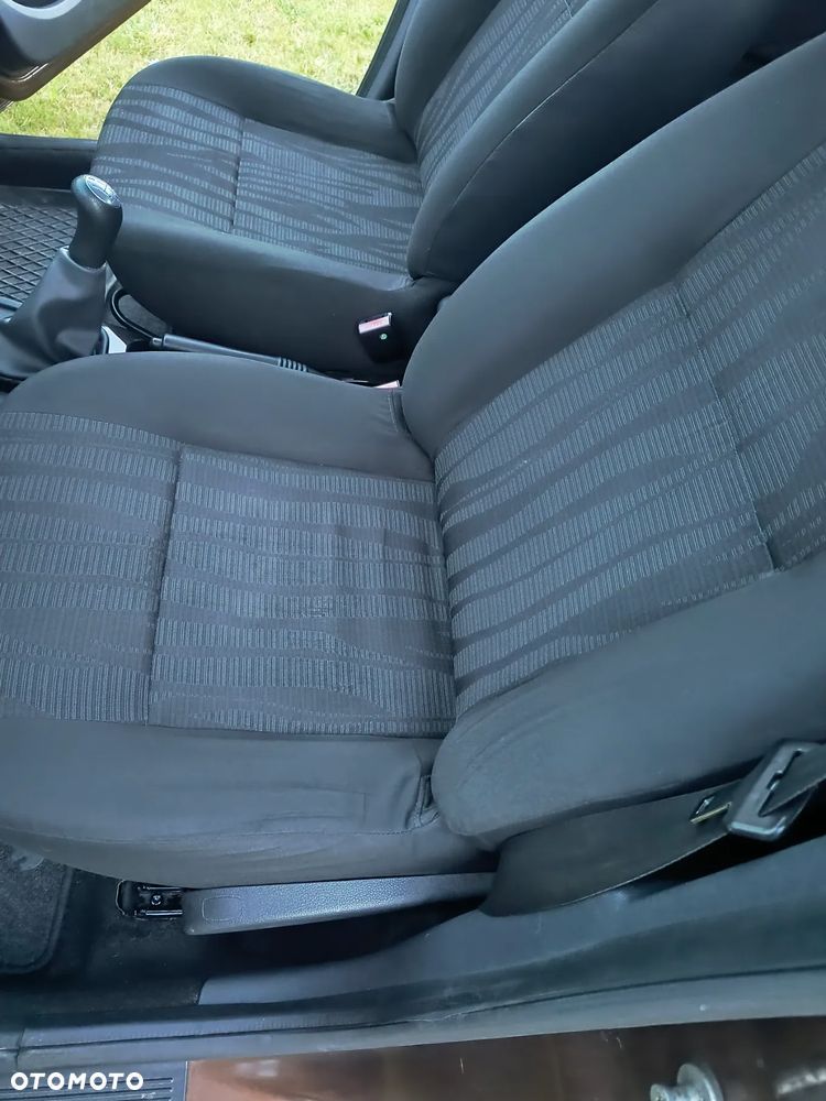 Dacia Duster 1.6 Ambiance - 10