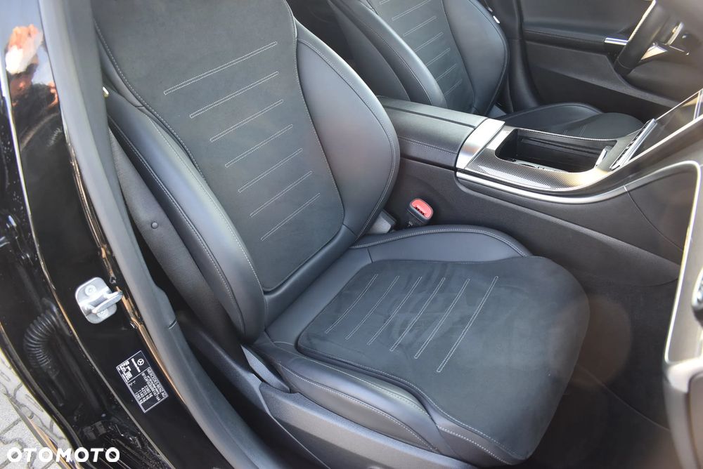 Mercedes-Benz Klasa C 300 d mHEV AMG - 20