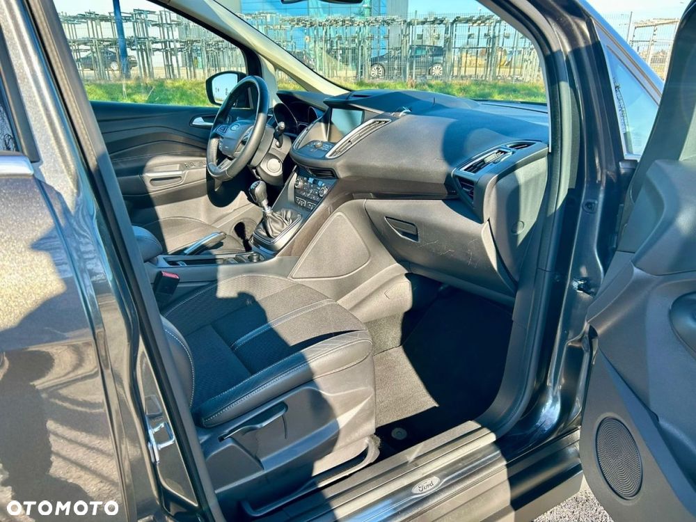 Ford Grand C-MAX - 24