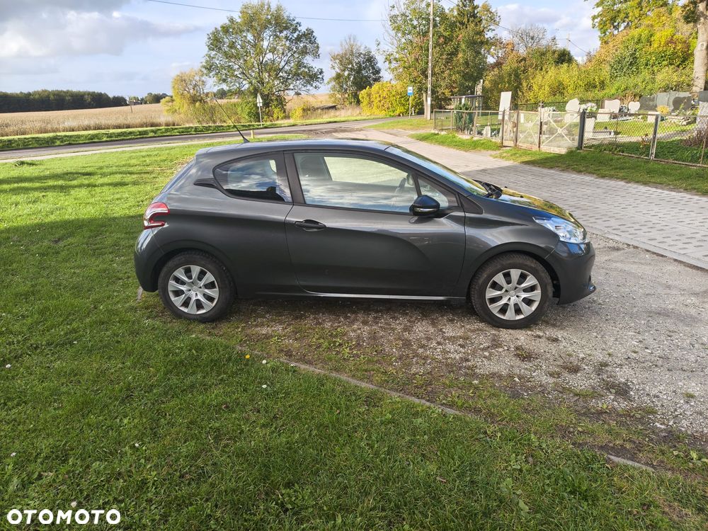 Peugeot 208 - 3
