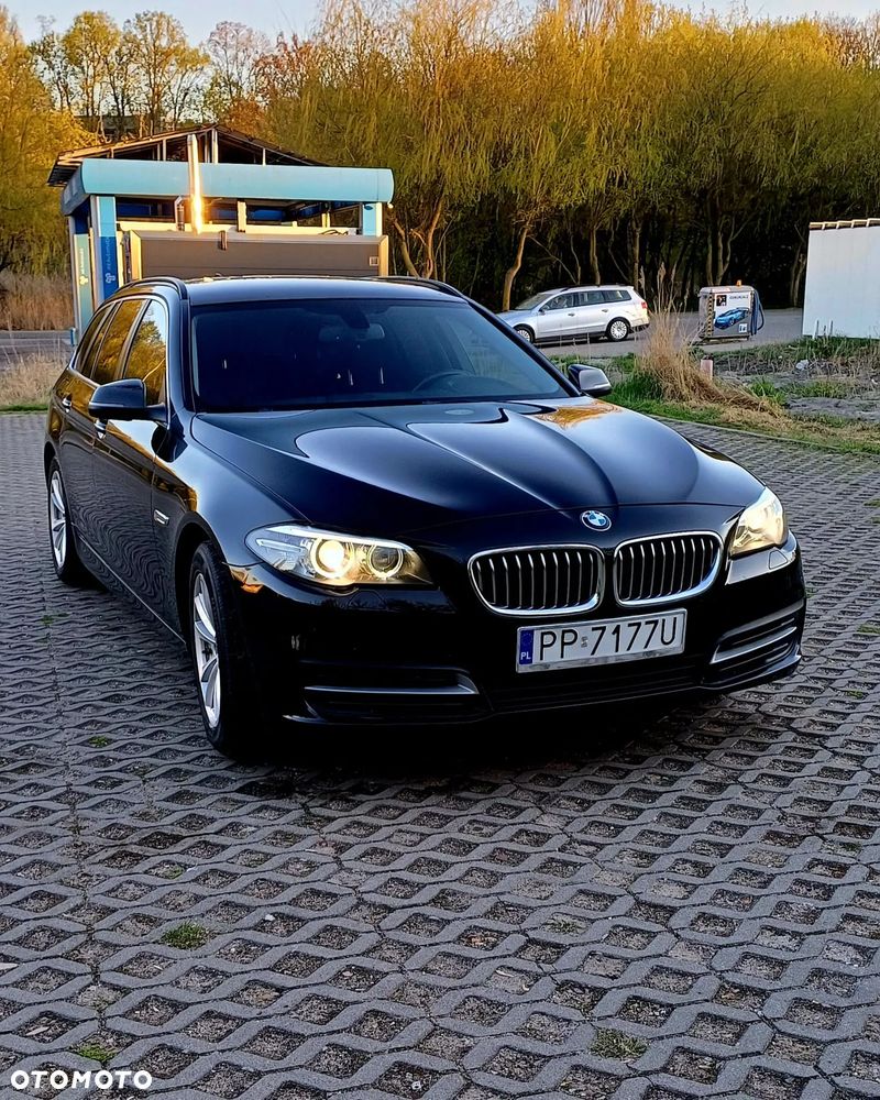 BMW Seria 5 520d xDrive Luxury Line - 1