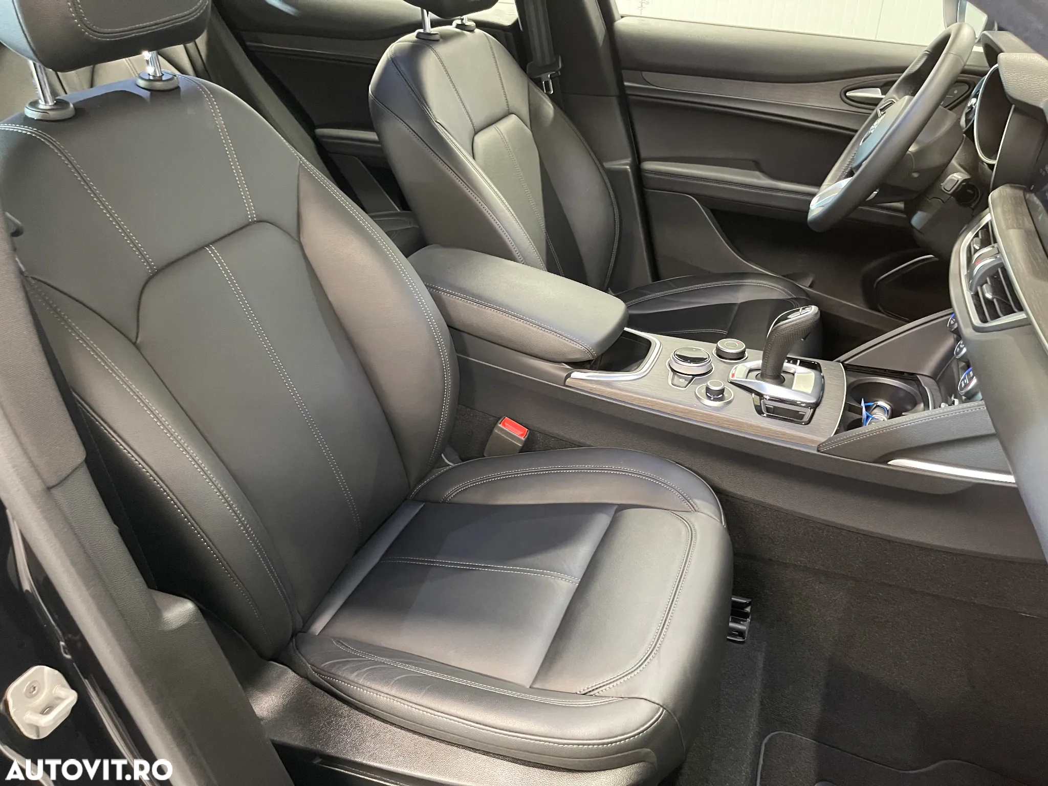 Alfa Romeo Stelvio 2.0 Turbo AWD AT8 Ti - 9