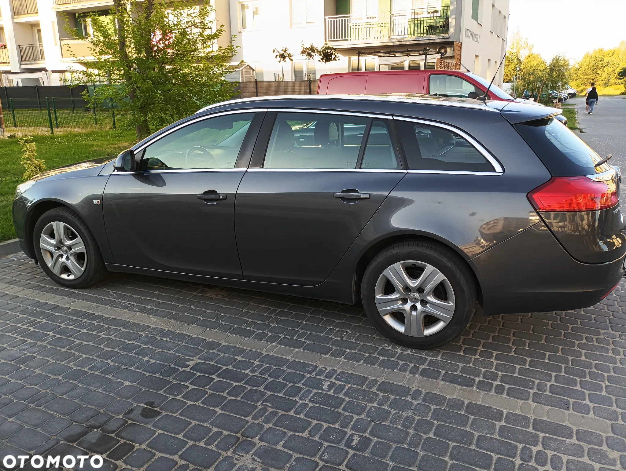 Opel Insignia 2.0 CDTI Sports Tourer - 2
