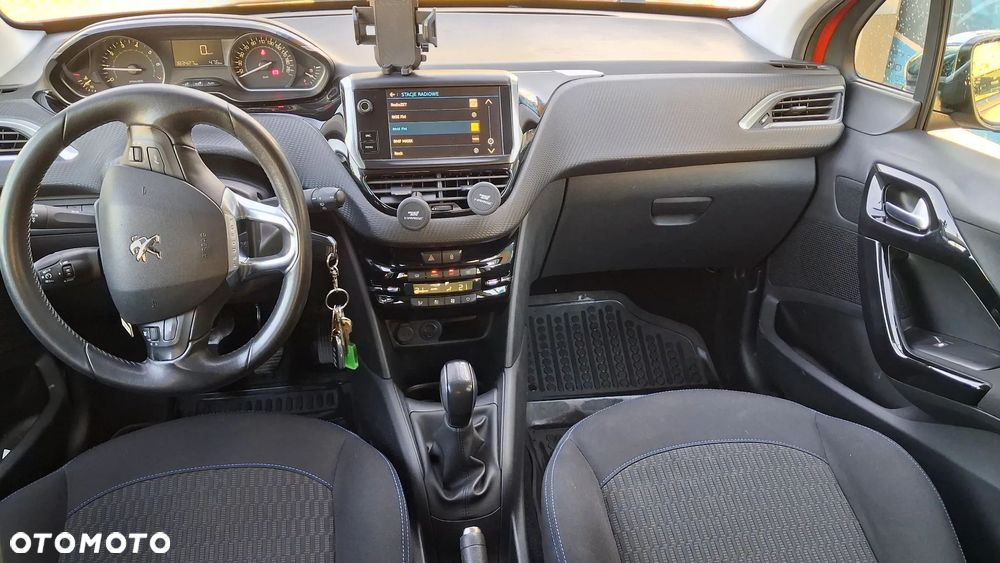 Peugeot 208 1.2 PureTech Style - 5