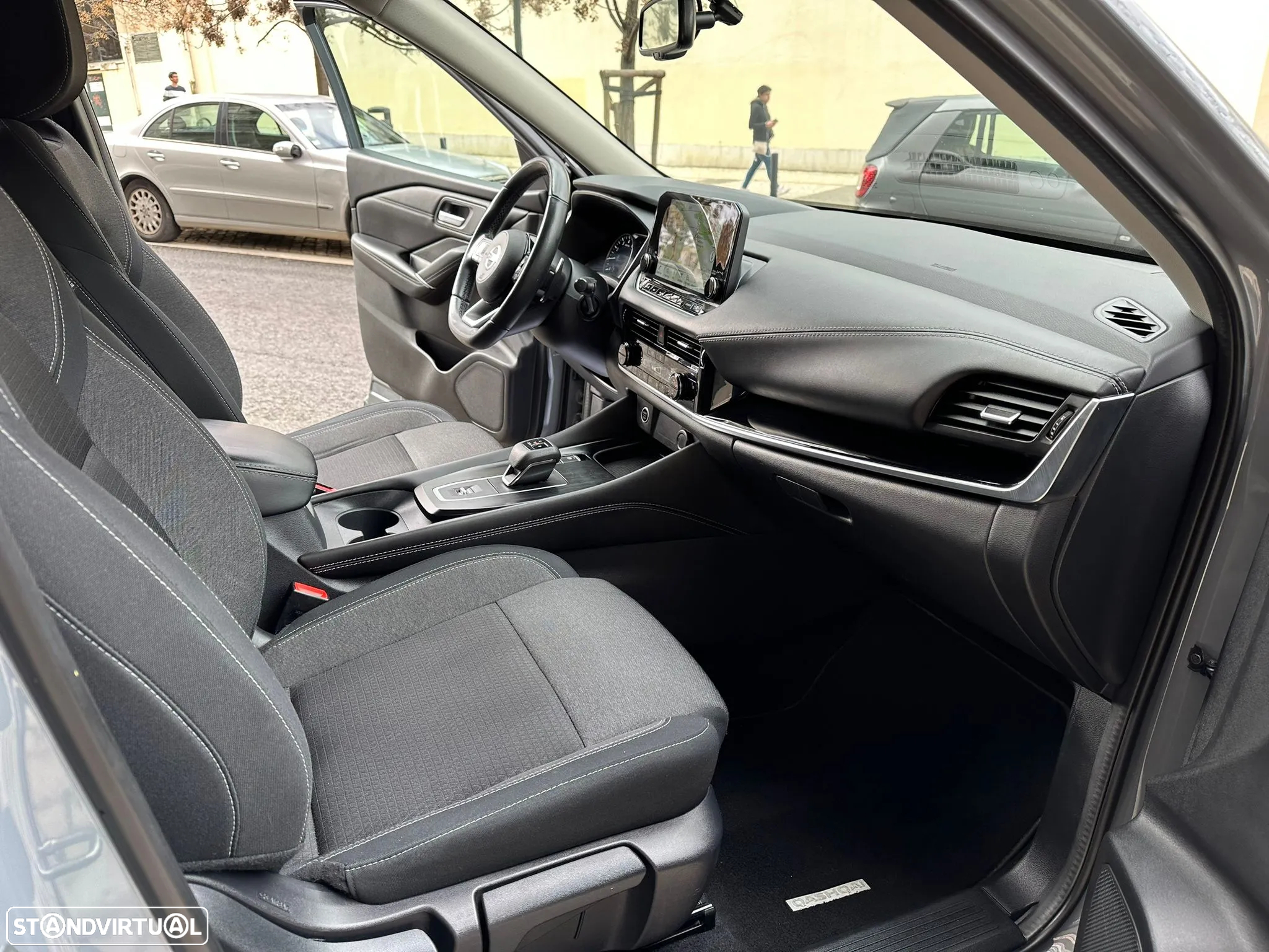 Nissan Qashqai 1.3 DIG-T N-Connecta Xtronic - 14
