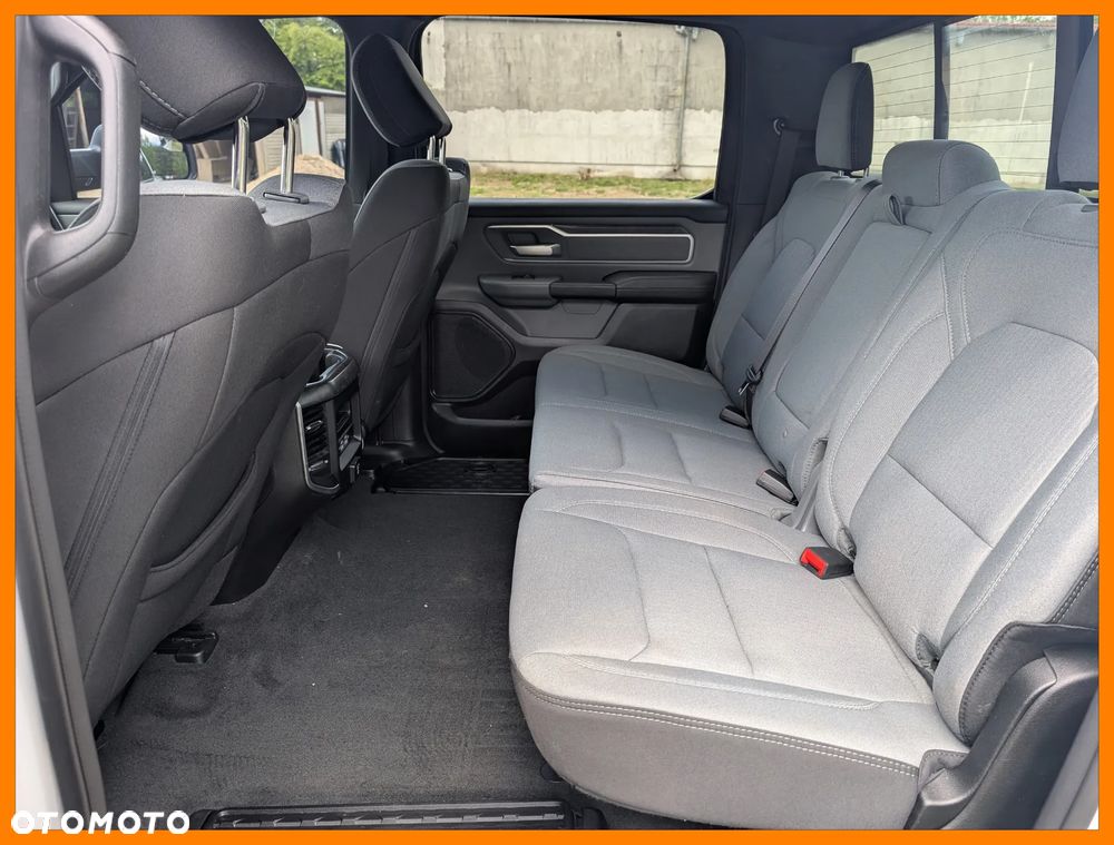 RAM 1500 Crew Cab Shortbed Bighorn - 16