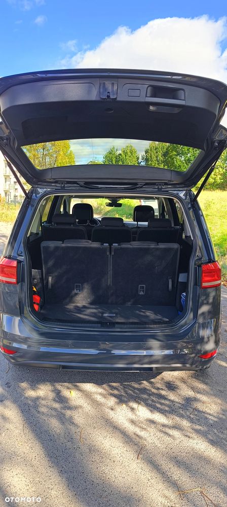 Volkswagen Touran - 17