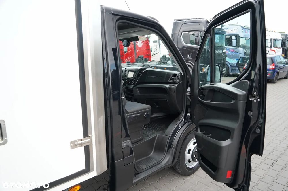 Iveco DAILY 35-150 / CHŁODNIA / CARRIER XARIOS 350 / WINDA DHOLLANDIA - 750 KG / MANUAL / BLIŹNIAK / EURO 6 - 35