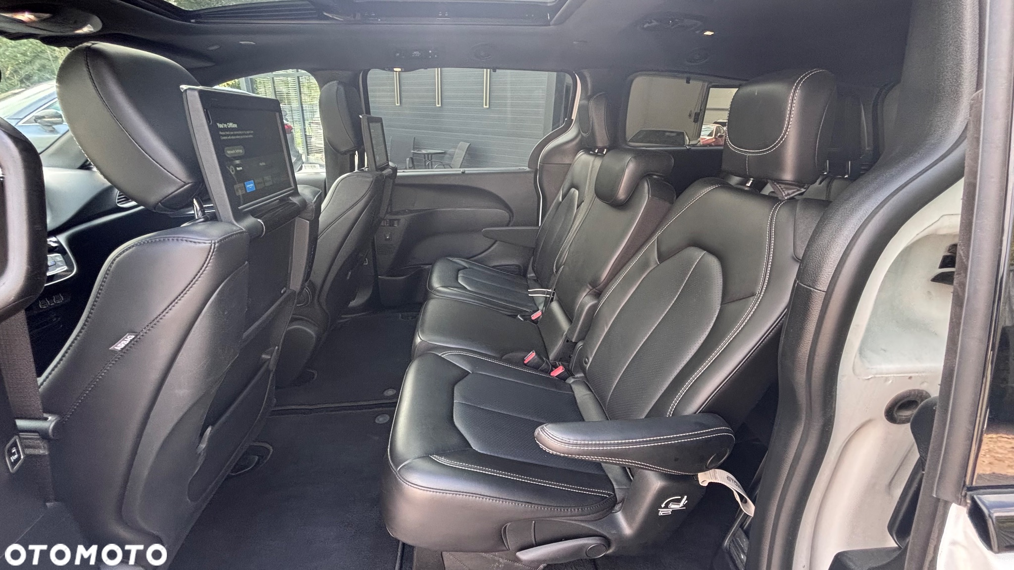 Chrysler Pacifica - 16