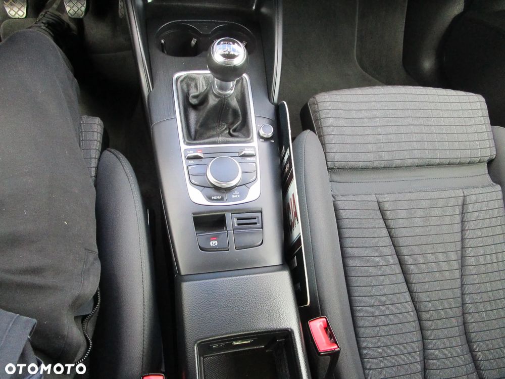 Audi A3 3-drzwiowe 2.0 TDI Ambition - 39