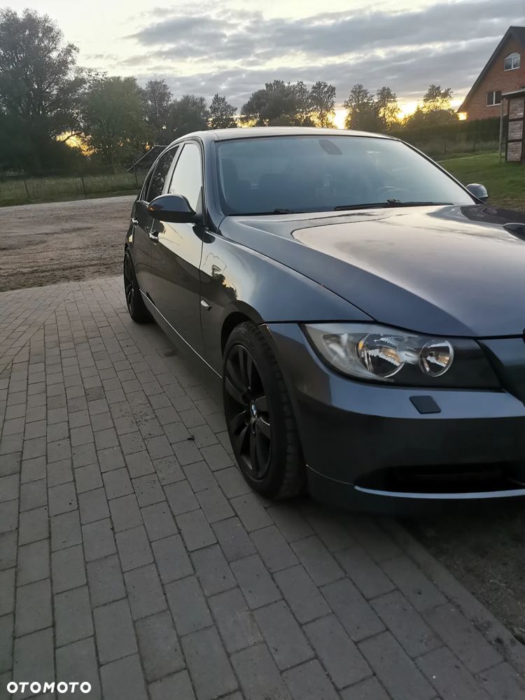 BMW Seria 3 318i - 1