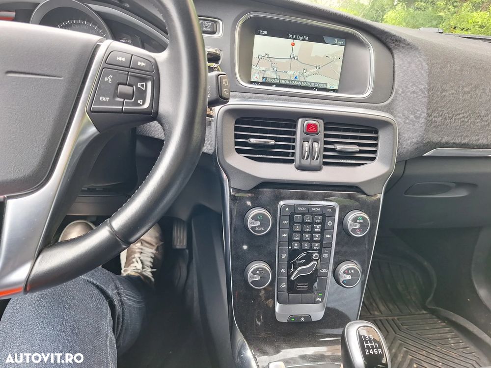 Volvo V40 D2 Momentum - 5