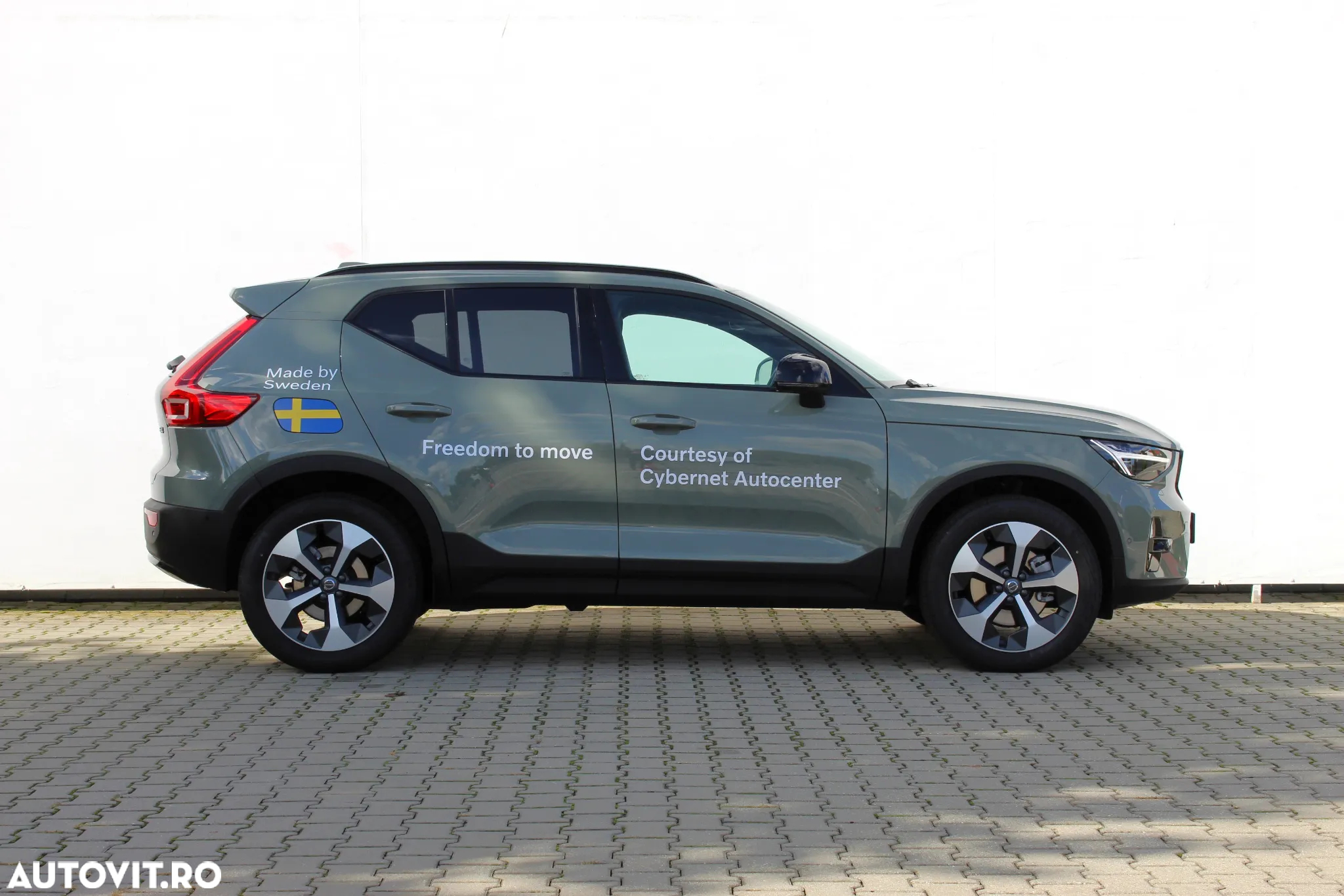 Volvo XC 40 B4 AT FWD MHEV Ultimate Dark - 12