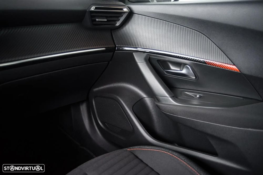 Peugeot 2008 PureTech 130 EAT8 Allure - 57