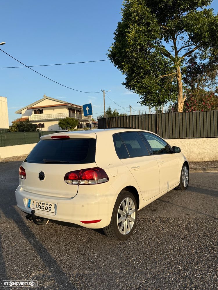 VW Golf 2.0 TDi DPF Highline - 4