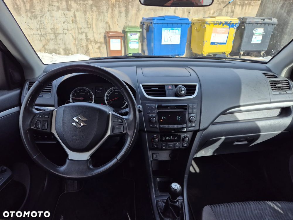Suzuki Swift 1.2 Premium - 2