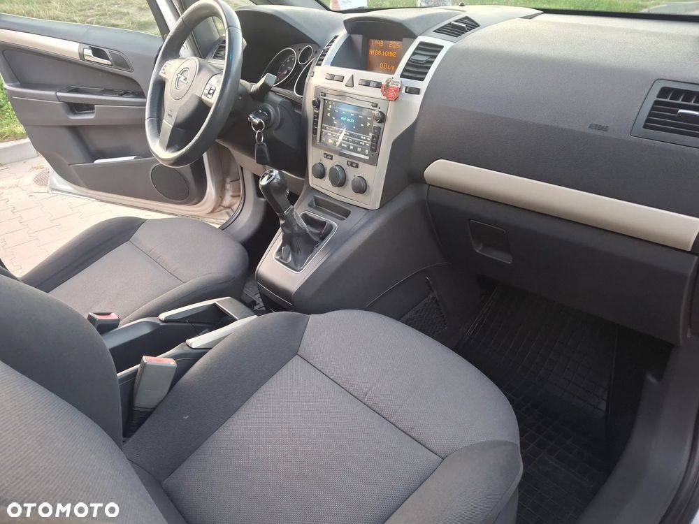 Opel Zafira - 15