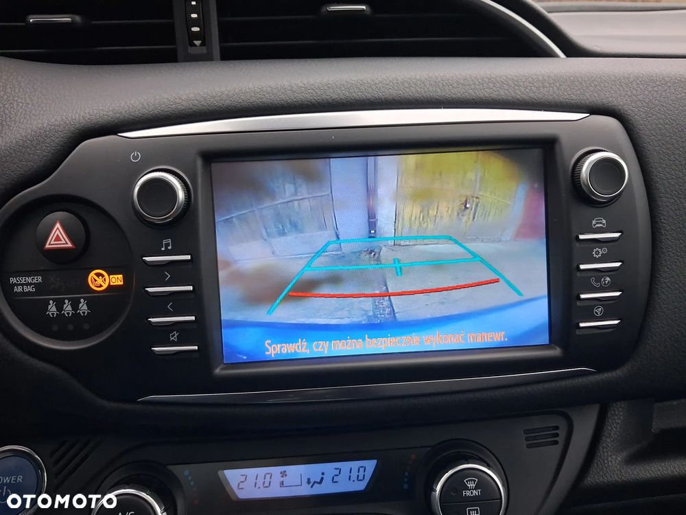 Toyota Yaris Hybrid 100 Dynamic EU6 - 31