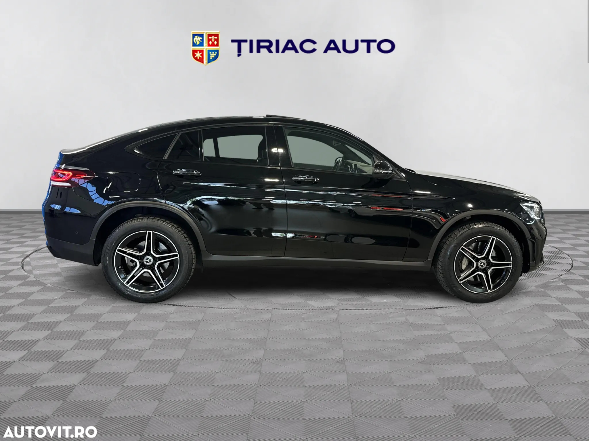 Mercedes-Benz GLC Coupe 300 e 4Matic 9G-TRONIC AMG Line - 6