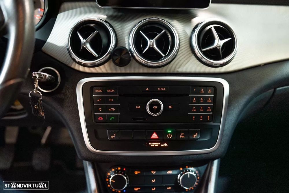 Mercedes-Benz GLA 180 CDI Urban - 16