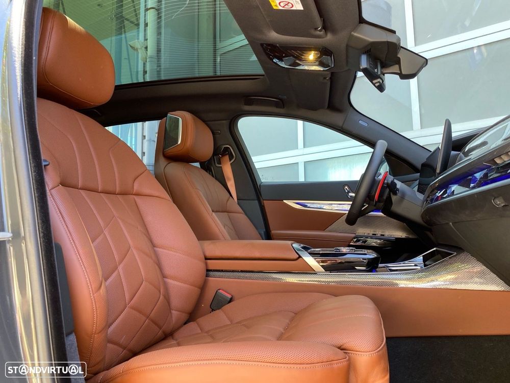 BMW 760 M760e xDrive - 24