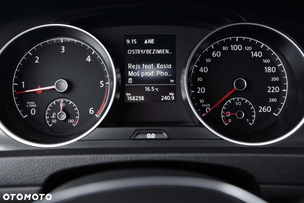 Volkswagen Golf 1.6 TDI BMT Comfortline - 34