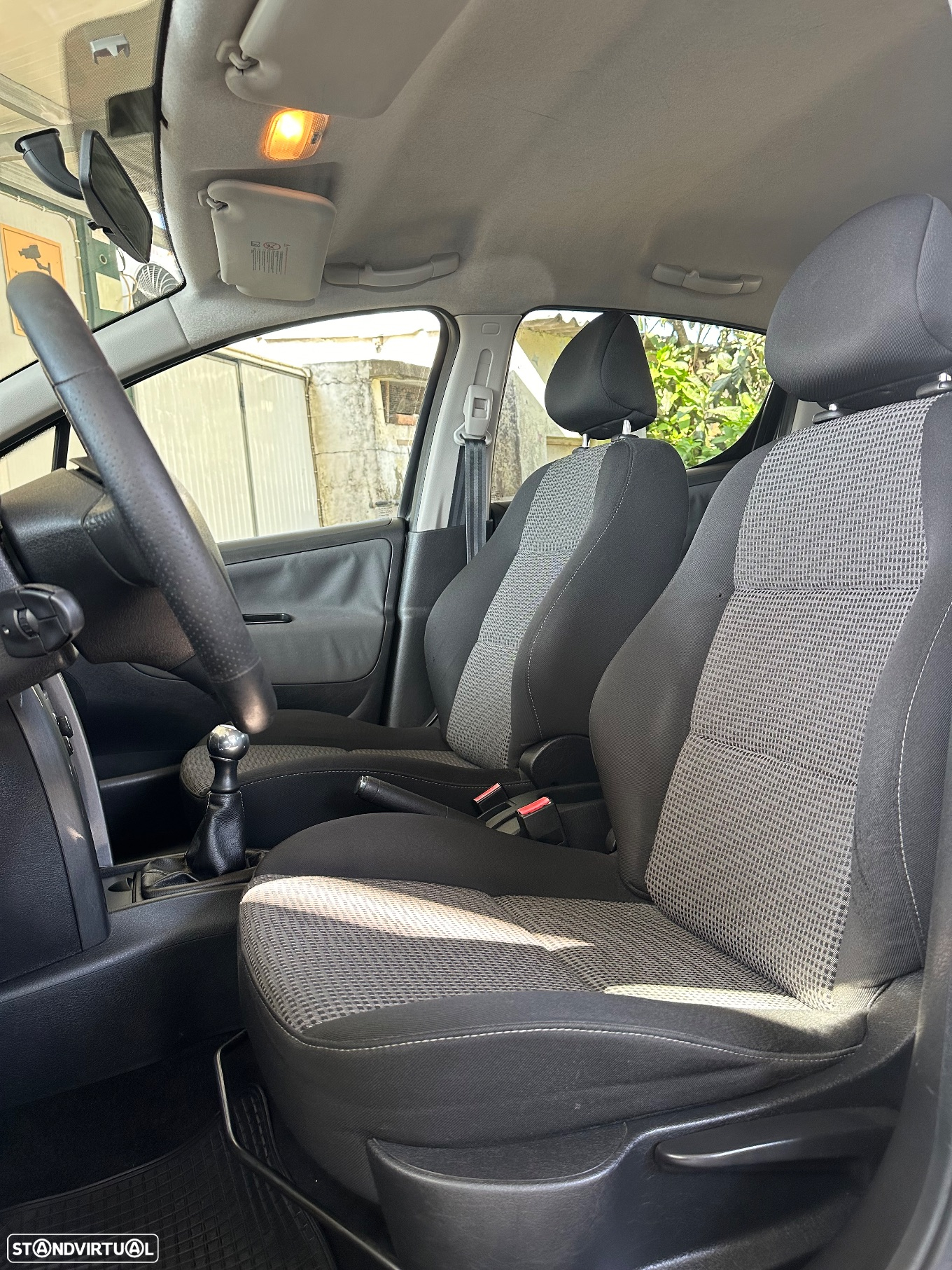 Peugeot 207 1.4 16V SE Sportium - 31