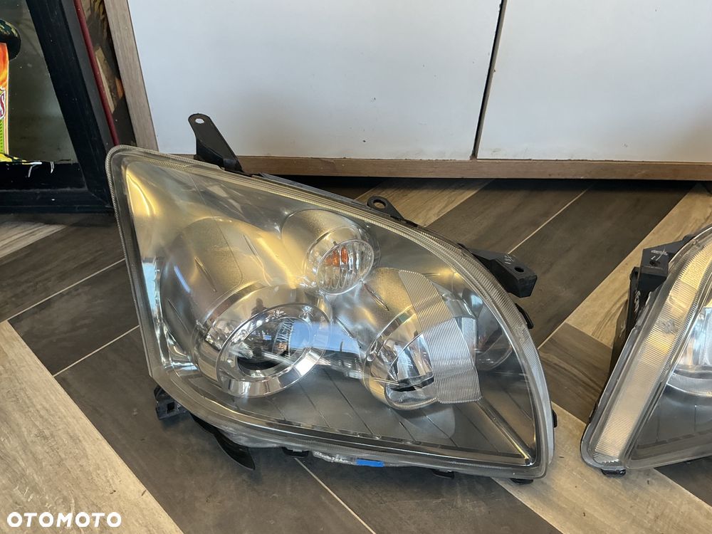 TOYOTA AVENSIS T25 LIFT LAMPA PRAWA LEWA LAMPY PRZEDNIE KOMPLET - 3