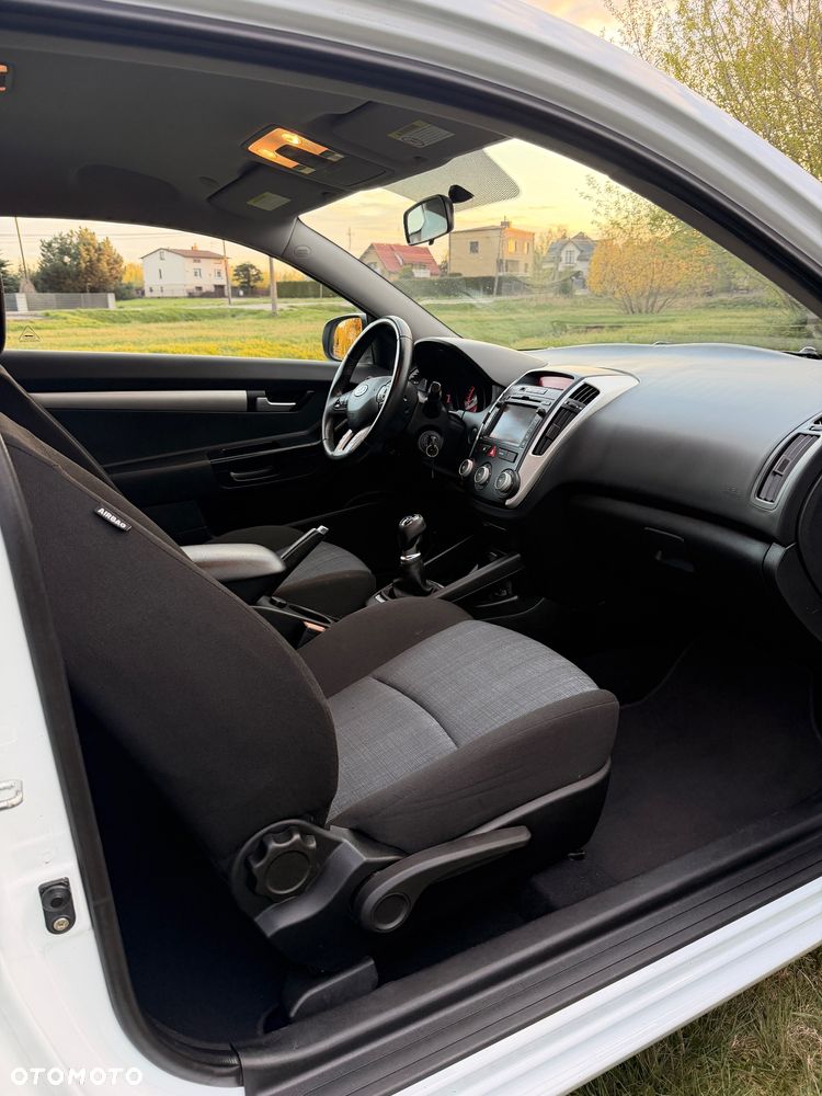 Kia ProCeed 1.4 S - 29