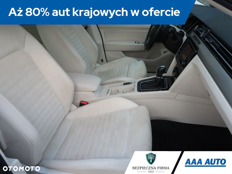 Volkswagen Passat - 10