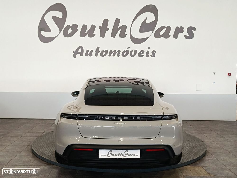 Porsche Taycan 4 - 5