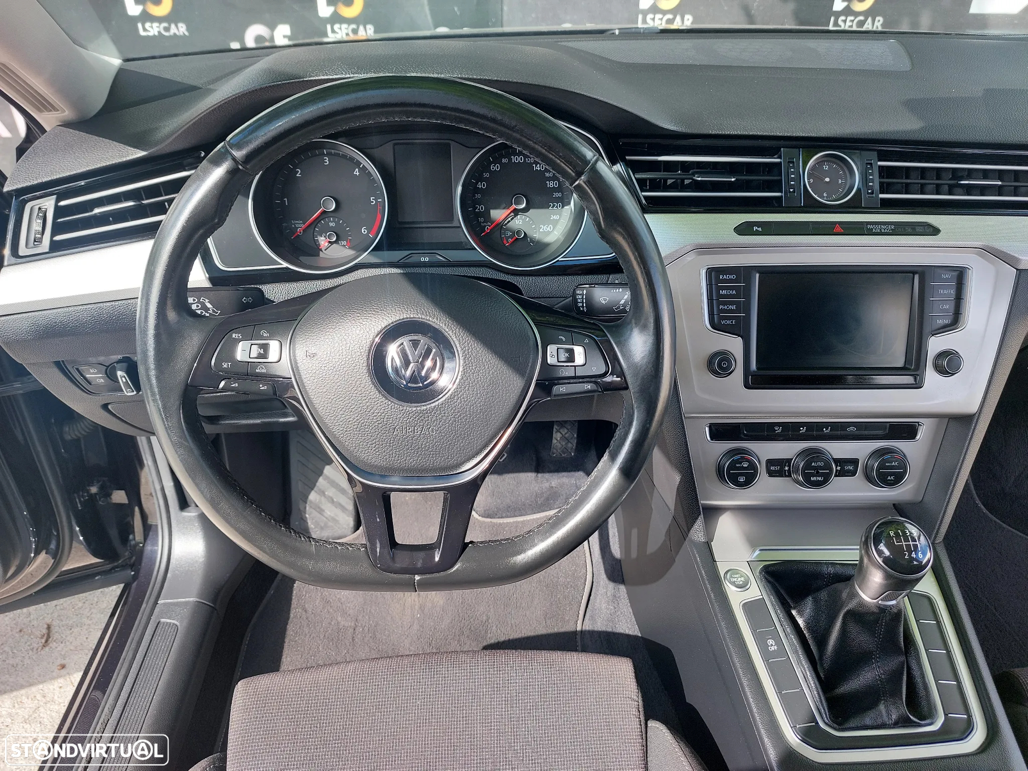 VW Passat Variant 1.6 TDI Confortline - 19