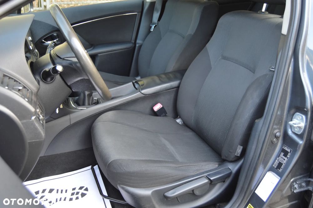 Toyota Avensis 2.0 D-4D Sol - 6
