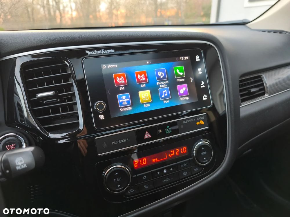 Mitsubishi Outlander - 12