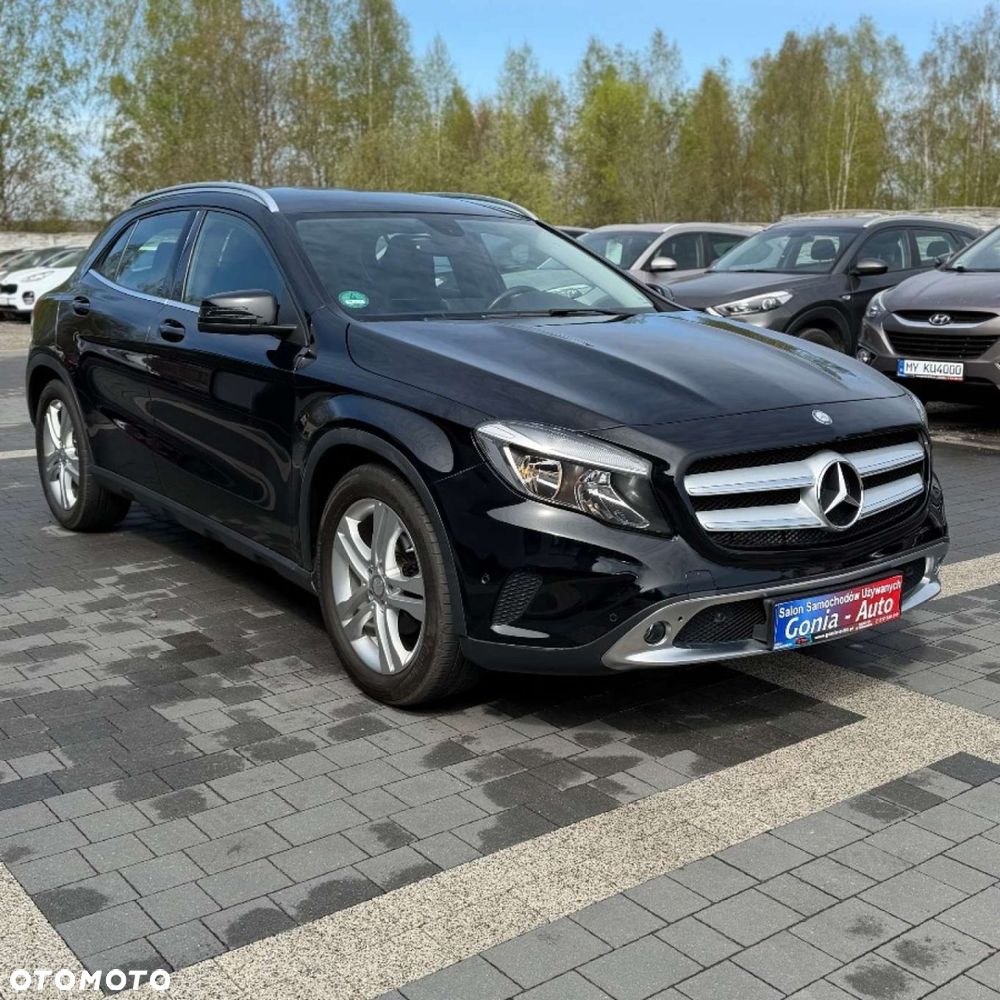 Mercedes-Benz GLA - 14