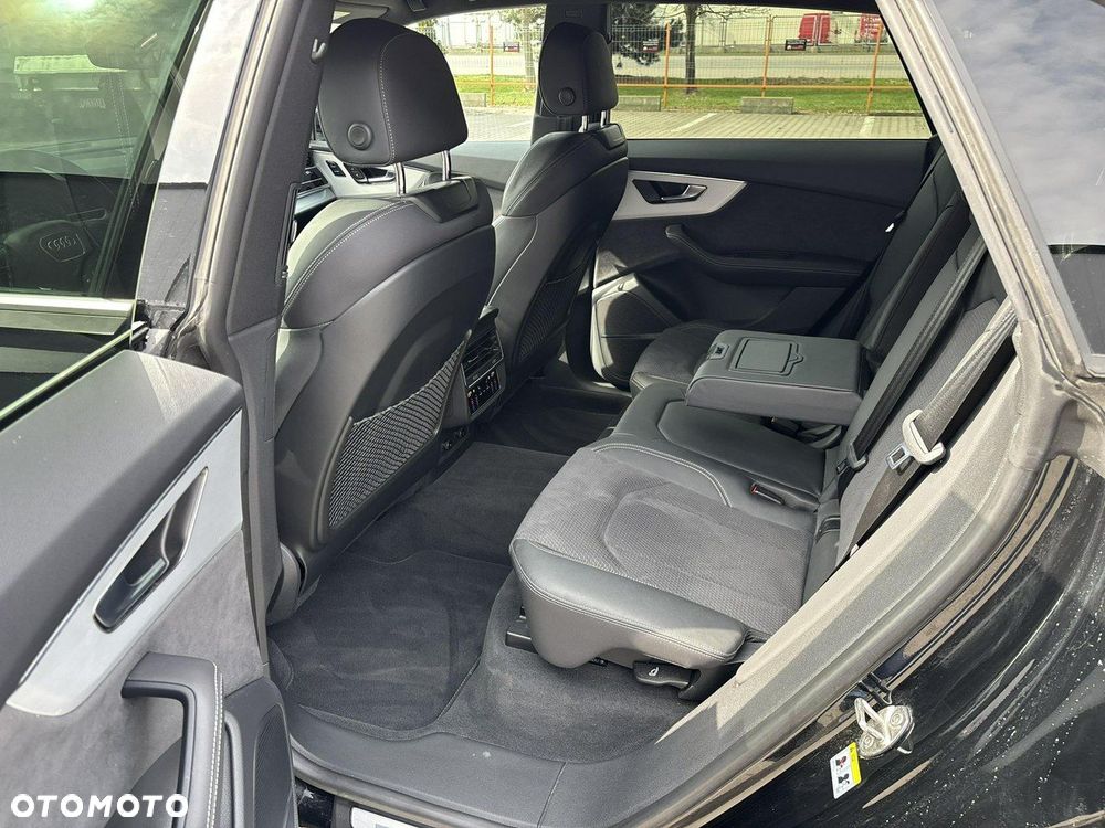 Audi Q8 - 12
