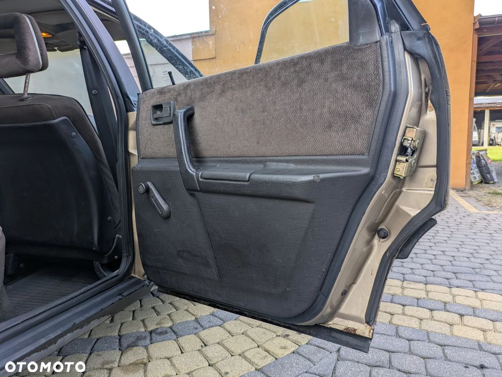 Audi 100 2.1 5E C - 30