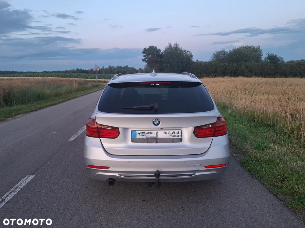 BMW Seria 3 320d Sport Line - 8