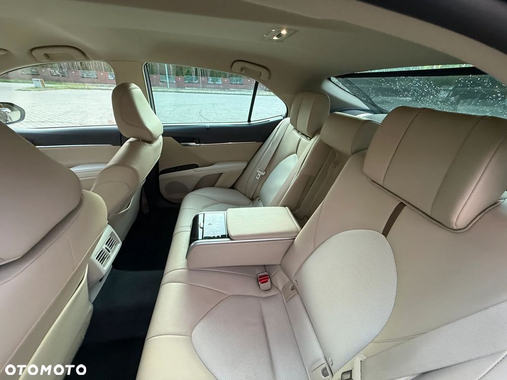 Toyota Camry 2.5 Hybrid Executive CVT - 4