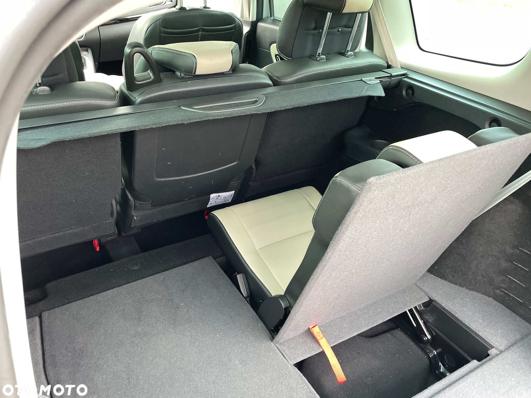 Renault Grand Scenic ENERGY TCe 130 S&S Bose Edition - 38