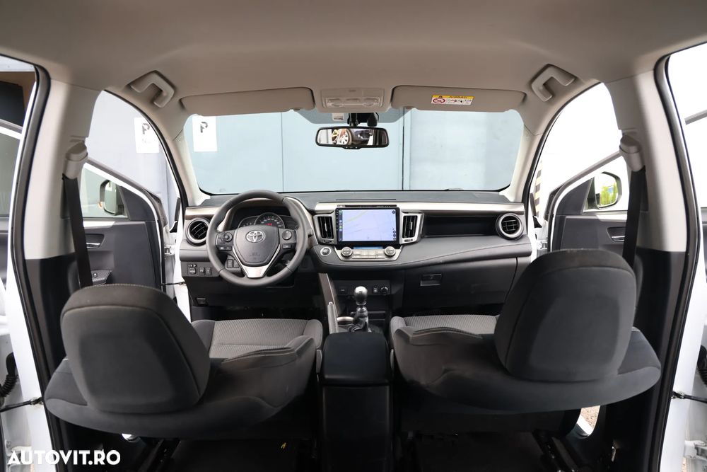 Toyota RAV4 2.0 D-4D 4x4 - 12
