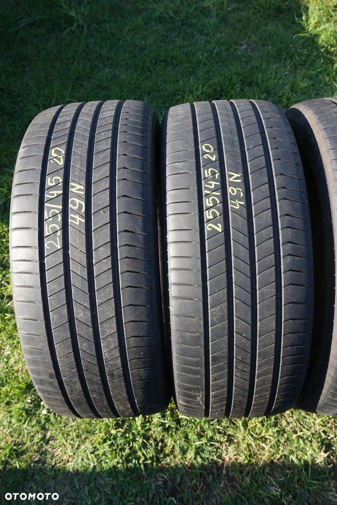 Kumho Ecsta 255 45 20 24rok - 2