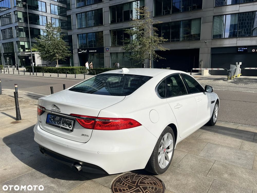 Jaguar XF 2.0 T Prestige - 7