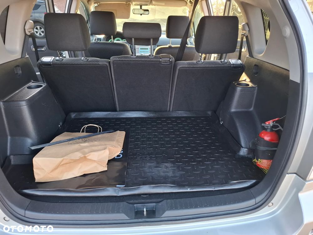 Toyota Corolla Verso - 9