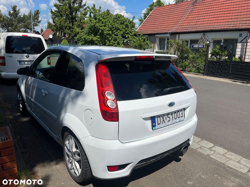 Ford Fiesta - 2